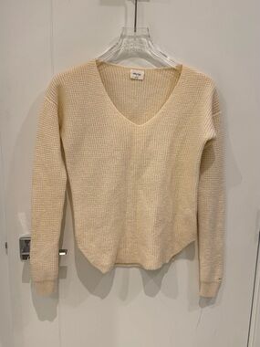 Aritzia Wilfred Cream Knit V-Neck Sweater – Size Small – $40